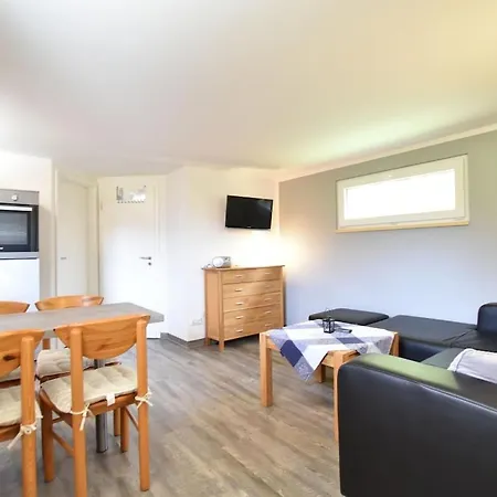 Ground-floor Getaway With Garden *