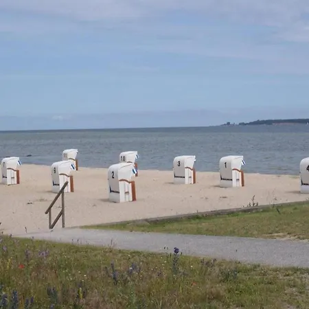 Ground-floor Getaway With Garden